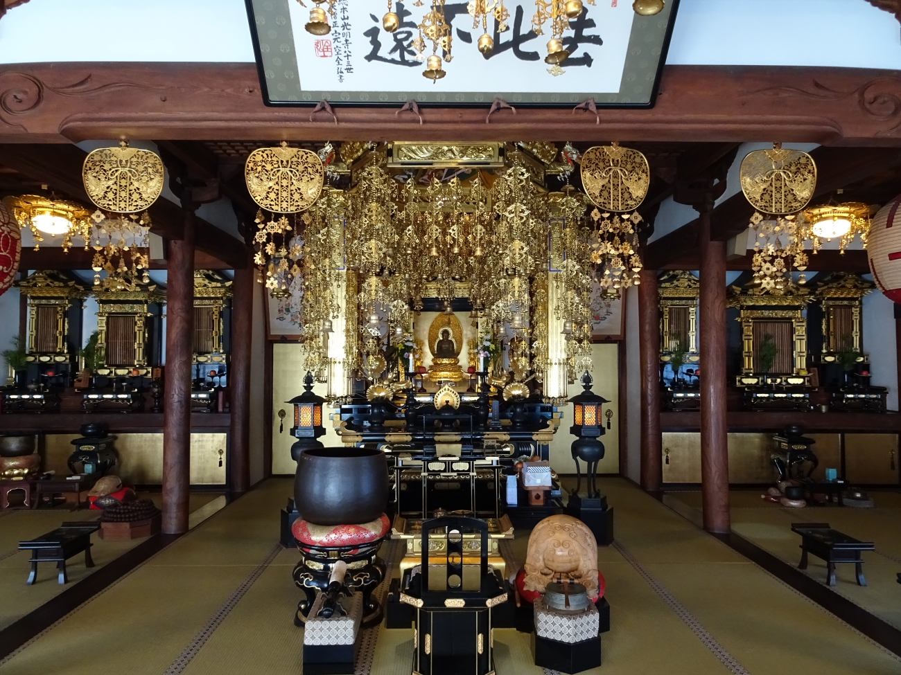 本堂内　ご本尊の画像